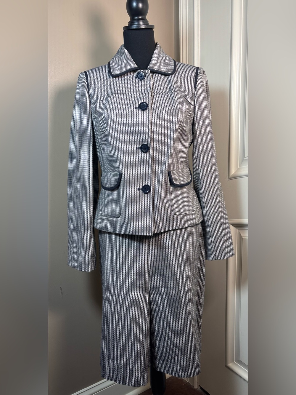 Ann Taylor LOFT Women’s Black Navy  White Check Skirt Suit Jacket Skirt Size 6